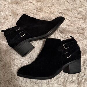 BOGO 🛍️ Kohl's Black Ankle Booties with Buckle Detail